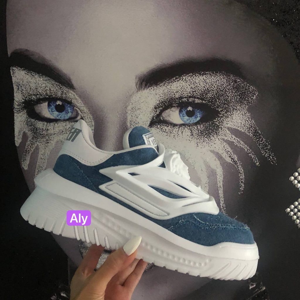 Versace Adidasi Odissea Aly