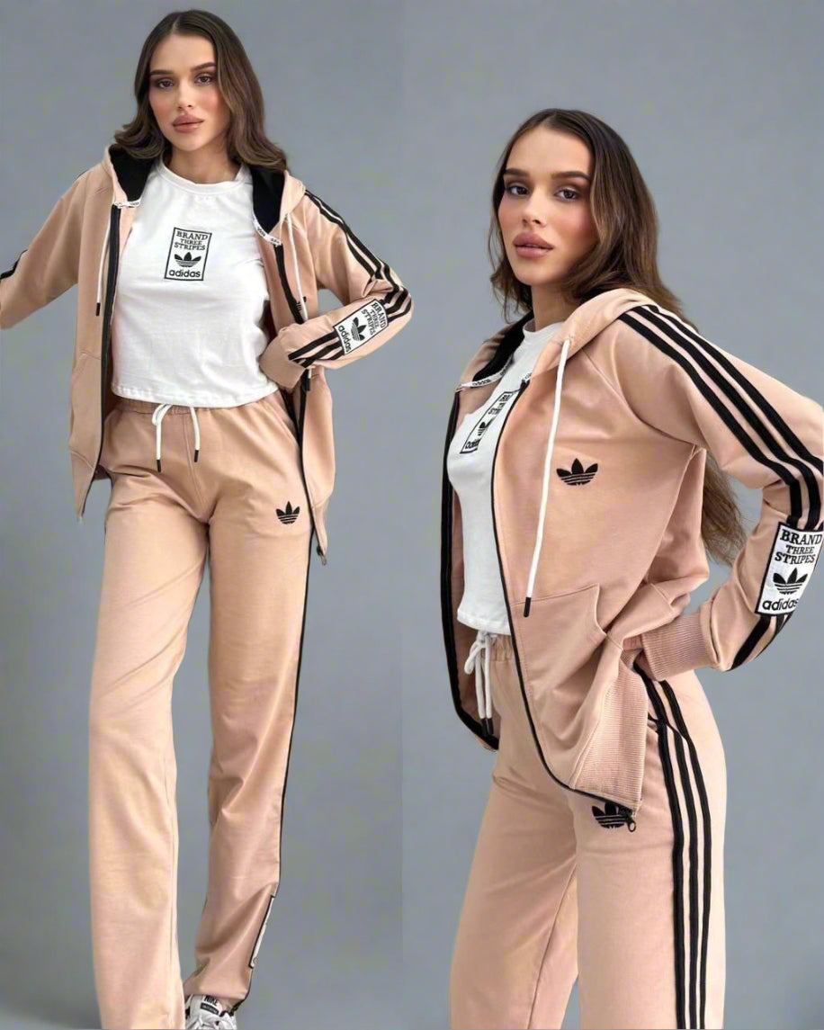 Set Trening Adidas Damă – Roz Pudră cu Dungi Negre